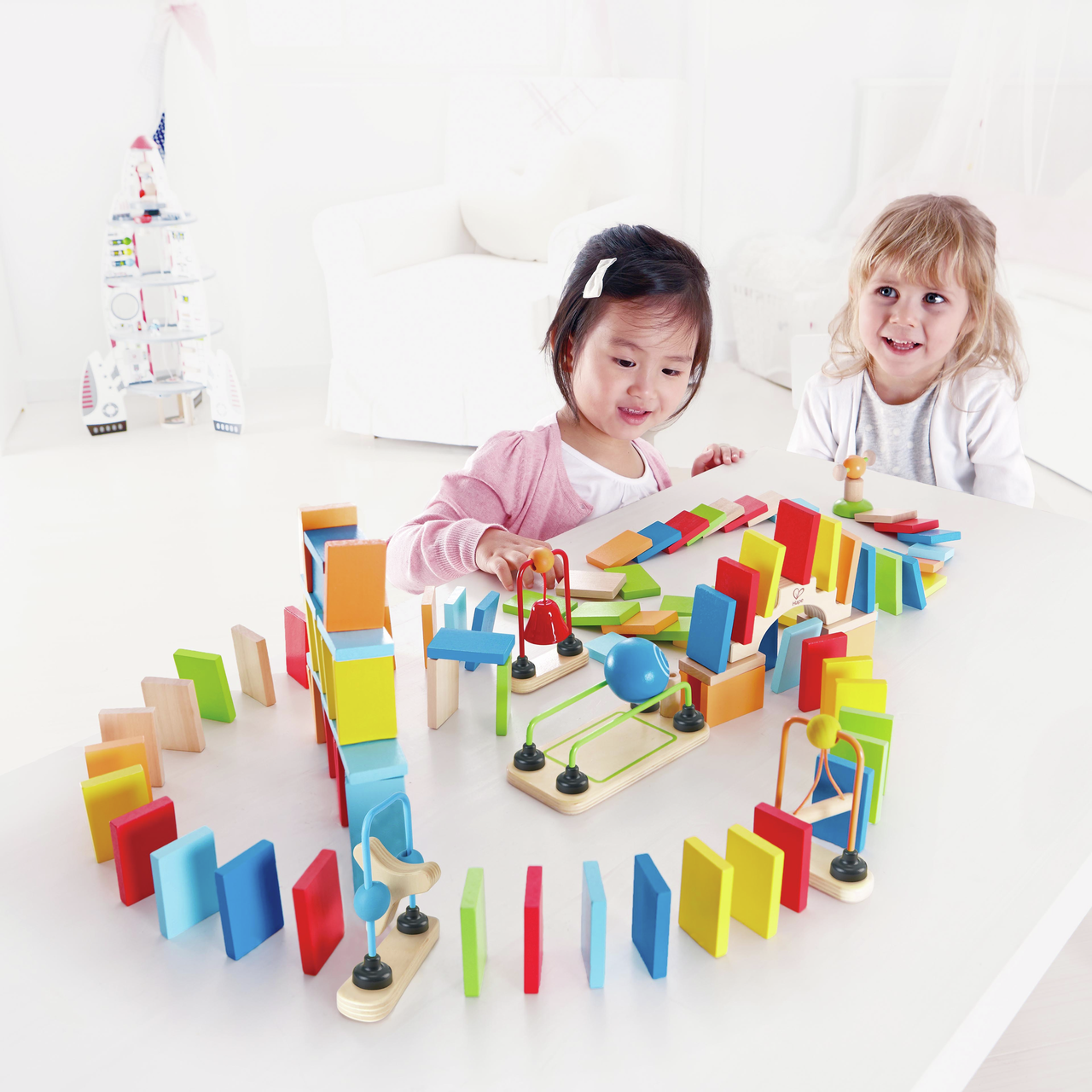 Circuit de dominos arc-en-ciel Circuit de dominos arc-en-ciel