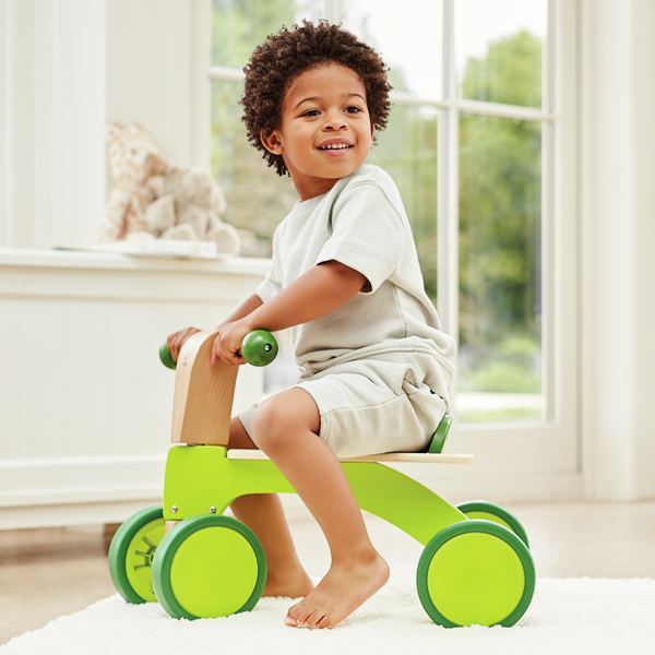 Porteur vert en bois