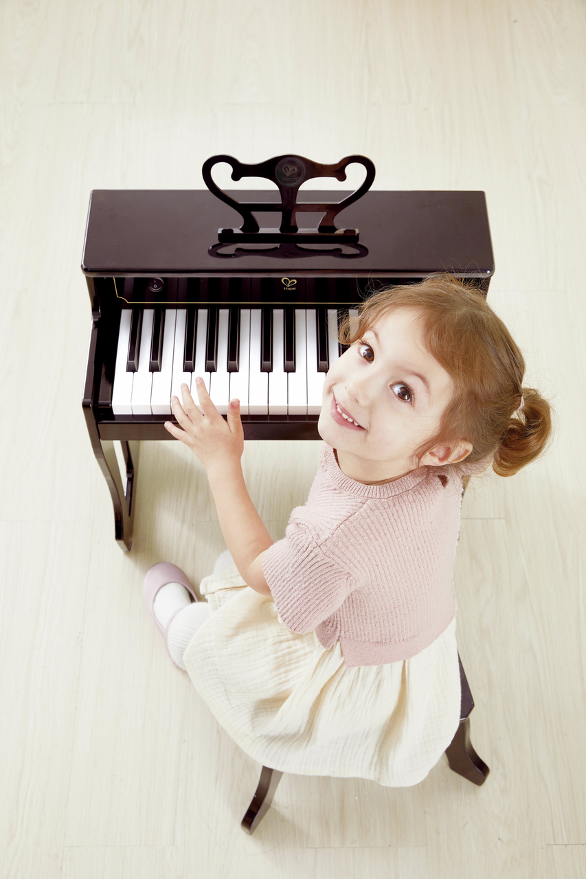 Piano droit sur pieds électronique