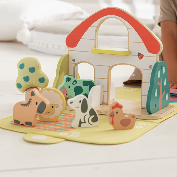 Ferme transportable en bois et tissu