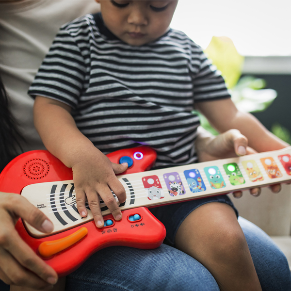 Guitare enfant Baby Einstein Magic Touch Hape® pour enfant de dès 1 an -  Musicakids éveil musical