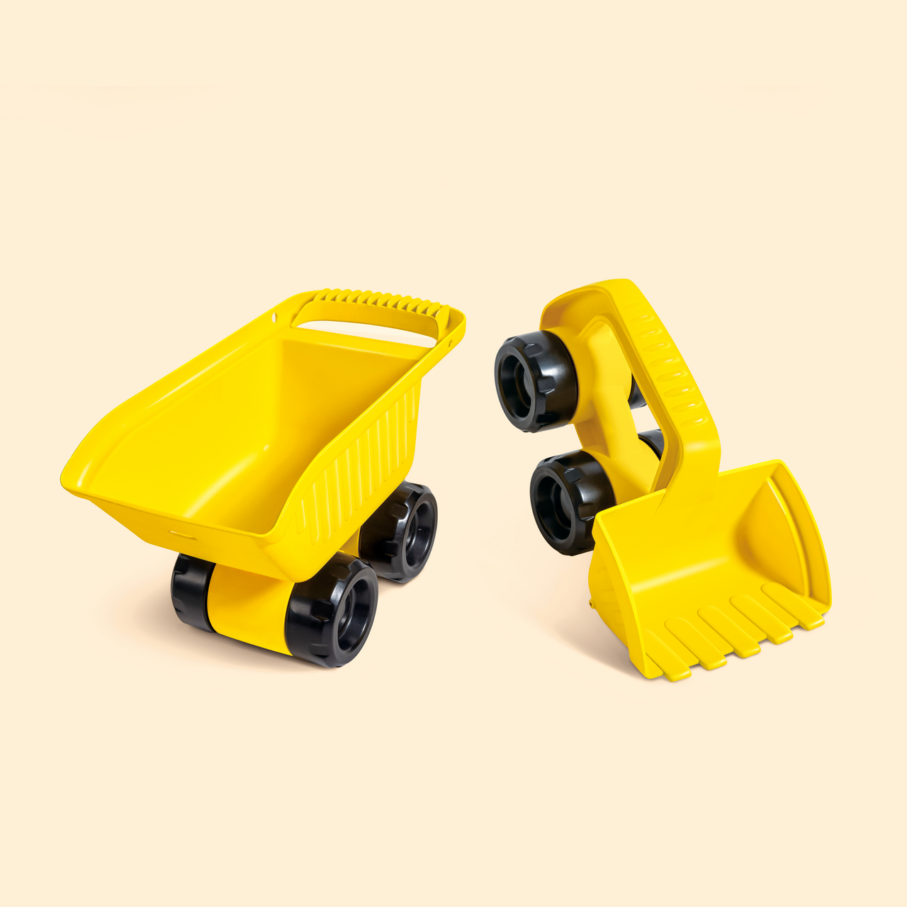 Benne remorque et pelleteuse de sable Benne remorque et pelleteuse de sable