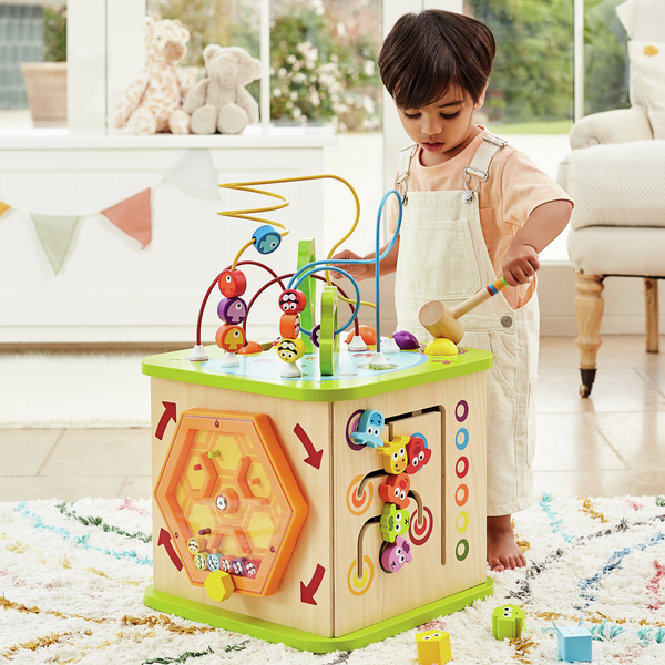 Cube d'activités en bois Cube d'activités en bois