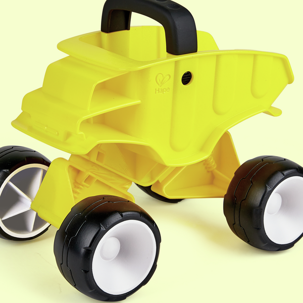 Camion à benne inclinable jaune Camion à benne inclinable jaune