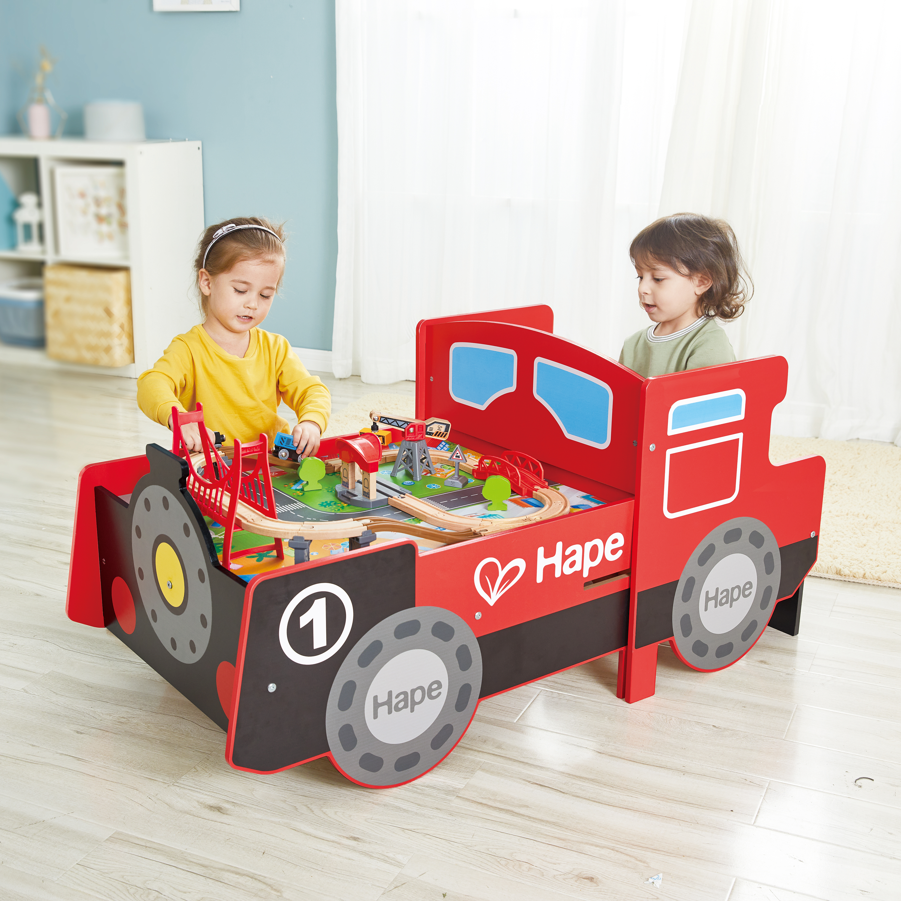 Table train locomotive